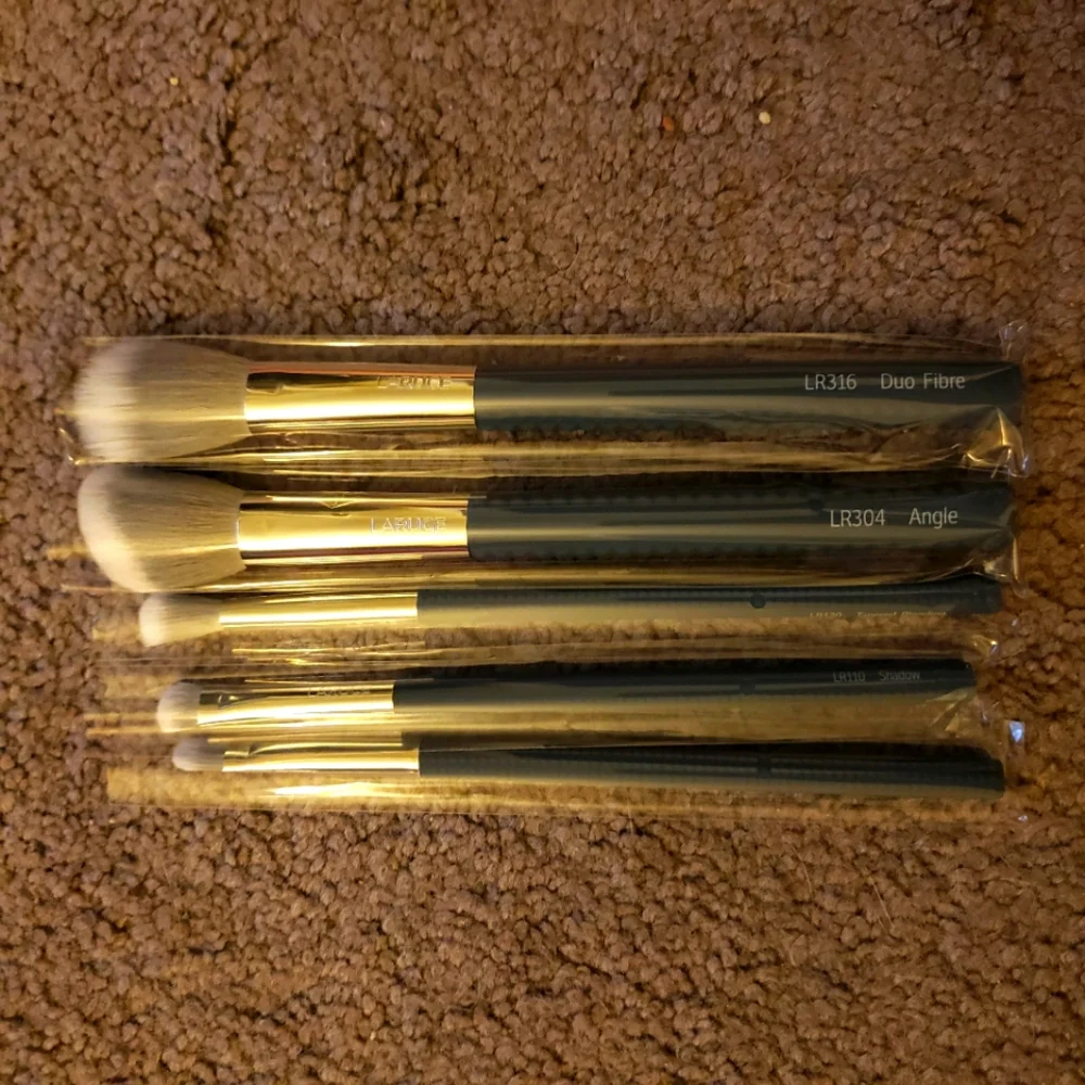 LaRuce Makeup Brushes